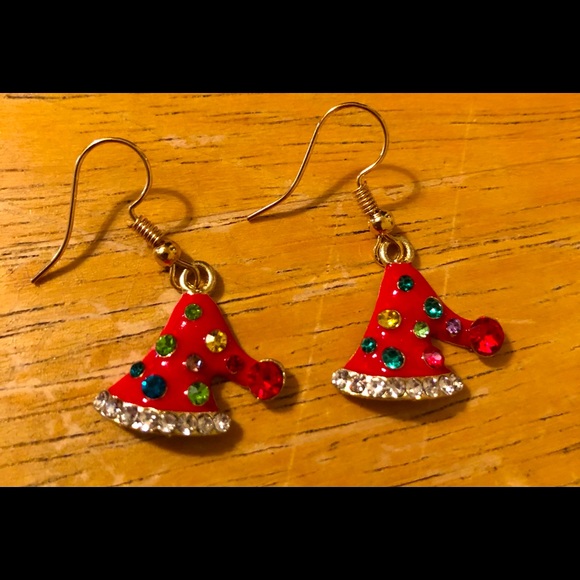 New!! Santa’s Hat Earrings - Picture 2 of 4
